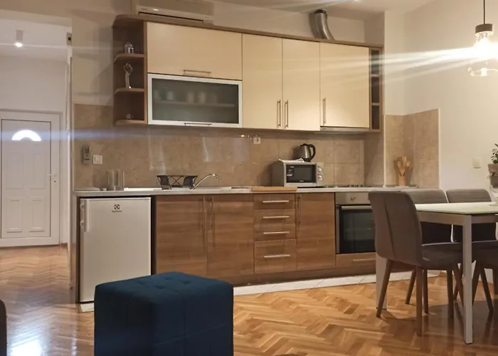 Zo 公寓 马卡尔斯卡